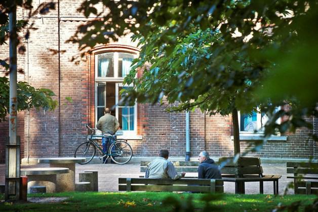 Asielzoekers Baexem dagelijks bekogeld met eieren vanuit rijdende auto, politie zoekt getuigen